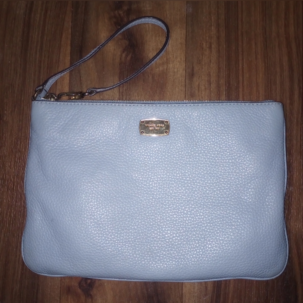 Michael Kors jet set XL clutch